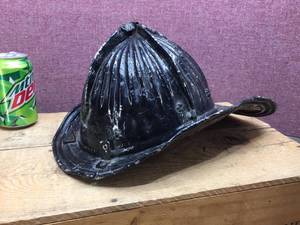 lot 101 image: Vintage CAIRNS Metal Fireman Helmet