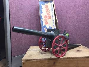 lot 105 image: Vintage Big Bang #15FC Major Field Cannon - With Box