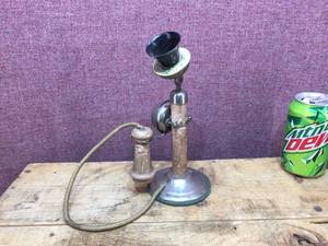 lot 109 image: Antique PLAPHONE-600 Toy Telephone