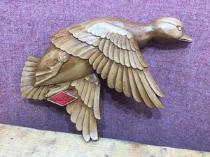 lot 114 image: Vintage Grain Belt Wall Hanger Duck