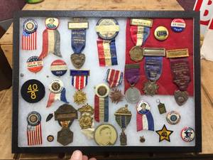 lot 122 image: Nifty WWI - WWII - VFW - American Legion - Other MedalsPins
