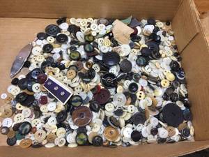 lot 123 image: Old Button Collection