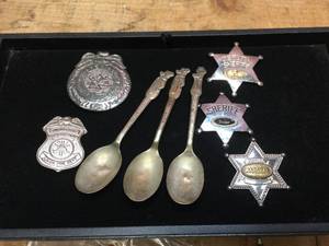 lot 143 image: Vintage Metal Badges - Yogi Bear Spoons