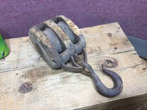 lot 154 image: Antique Barn PulleyBlock