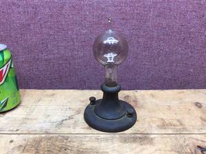 lot 160 image: 110 Yr Old Replica Thomas Edison - Incandescent Electric Lamp
