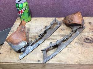 lot 171 image: Antique U.S. Club - Metal & Leather Ice Skates