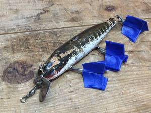 lot 177 image: Vintage Wooden Pike Fishing Lure - Glass Eyes