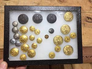 lot 188 image: Vintage SOUTHERN PACIFIC - Cub Scout - Military Buttons