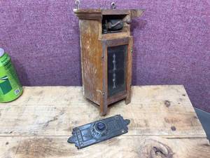 lot 194 image: Antique CENTRAL ELECTRIC CO Doorbell