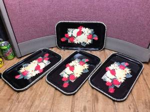 lot 228 image: 8 Vintage Metal Trays - 14 14 x 8 34