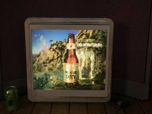 lot 233 image: Vintage 1989 MICHELOB - Lightup Sign 19 x 19 - Lights up