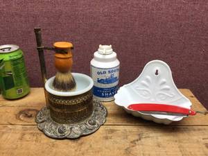 lot 241 image: Victorian Style Shaving Cup - Stand with Enamel Dish
