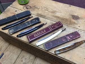 lot 247 image: 4 Vintage Straight Razors
