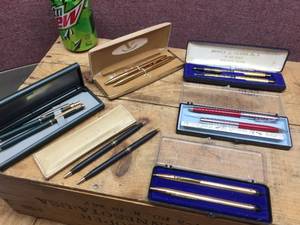 lot 252 image: 6 Vintage PenPencil Sets