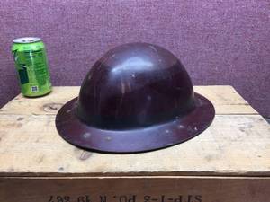 lot 258 image: Vintage Explorer Pith Helmet