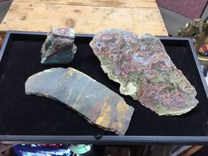 lot 262 image: 3 Mineral Specimens