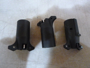 lot 21 image: 3 7-Pin to 4-Pin Adapters