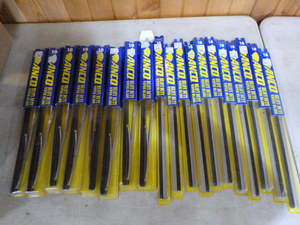 lot 42 image: 19 Anco 18 Wiper Blades
