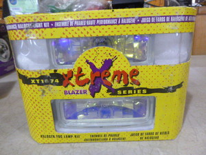 lot 45 image: Blazer Xtreme Halogen Fog Lamp Kit