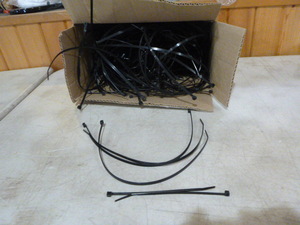 lot 68 image: Box of CableZip-Ties