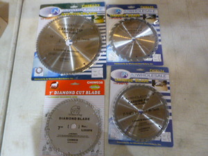 lot 74 image: 4 Saw Blades