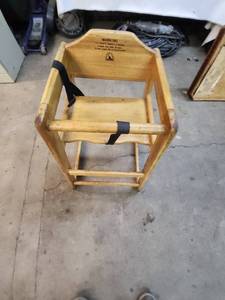 lot 78 image: Wooden Restaurant High Chair with Safety Straps