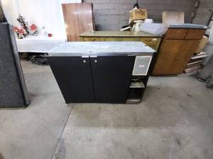 lot 81 image: Beverage Air 2 door fridge andor freezer combo