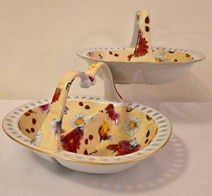 lot 156 image: Pair of Mayfair Collection by Jay Decorative China Baskets