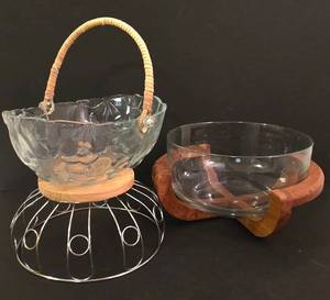 lot 157 image: Three Decorative Serving Dishes