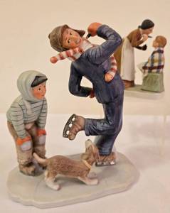 lot 163 image: Pair of Norman Rockwell Figures