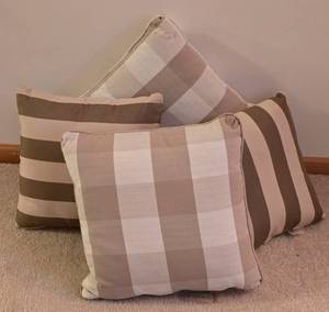 lot 174 image: Set of 4 Neutral Throw Pillows