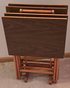 lot 200 image: Set of Vintage TV Trays with Stand