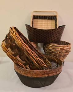 lot 207 image: Eclectic Basket Collection, Including Harry & David