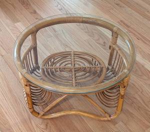 lot 31 image: Round Glass Topped Rattan Accent Table