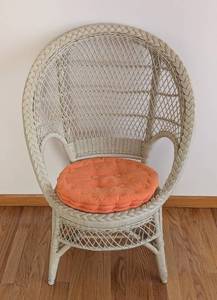 lot 32 image: Vintage Painted Wicker Chair