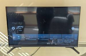 lot 36 image: Toshiba 32 LED Smart TV