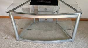 lot 56 image: Glass Entertainment Stand