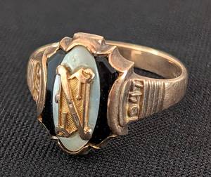 lot 68 image: Vintage Jostens 10k Class Ring