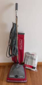 lot 90 image: Sanitaire Upright Vacuum Cleaner