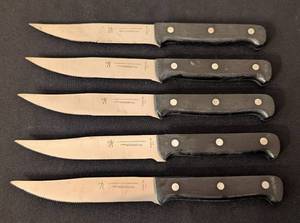 lot 104 image: J. A. Henckels Fine Edge Pro Steak Kives