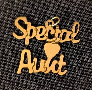 lot 112 image: 14k Yellow Gold Aunt Pendant