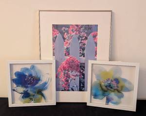 lot 114 image: Framed Decorative Floral Prints