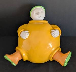 lot 246 image: Catherine Hunter Ceramic Jeff Bowlies Figurine