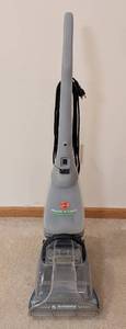 lot 220 image: Hoover Quick and Light Carpet Cleaner