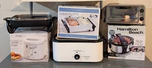 lot 232 image: Assorted Kitchen Gadgets