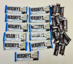 12x Hersheys Cookies & Cream & Hershey minis