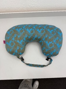 lot 23 image: Nursing Pillow