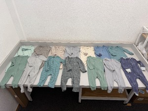 lot 33 image: Lot of Baby Onesies Size 6-9 Months