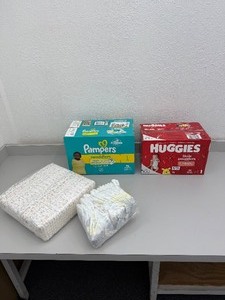lot 42 image: Lot of diapers- size 1