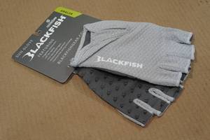 lot 24 image: Blackfish Angler Sun Gloves -2XL